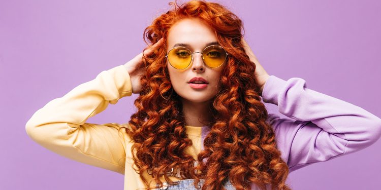 Τι χρώμα κραγιόν ταιριάζει στισ κοκκινομάλλες;